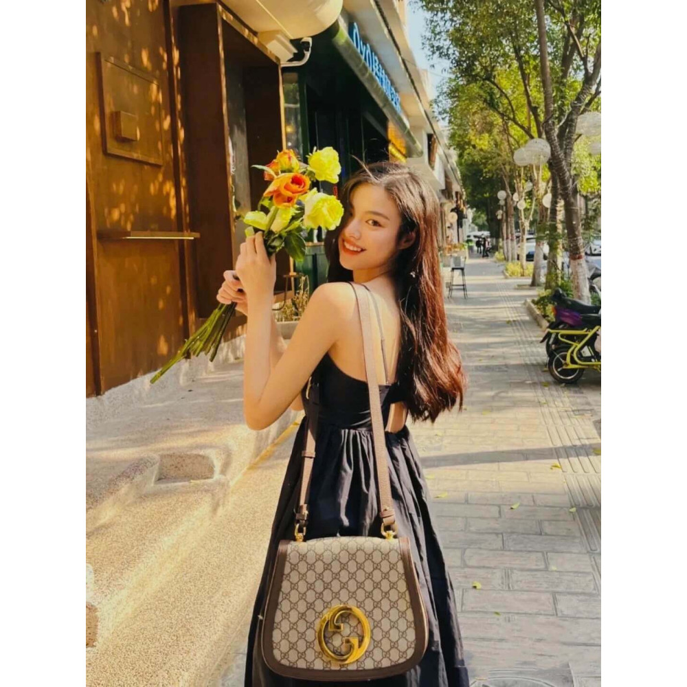 Gucci GG Supreme Blondie Medium Shoulder Bag