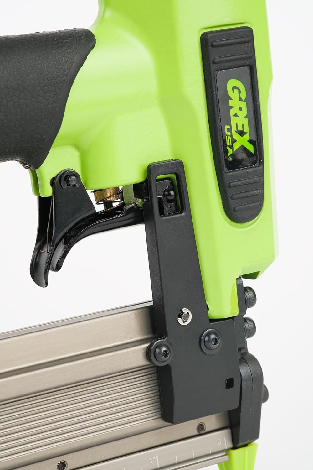 Pinner w/Auto Lock-Out & Edge Guide