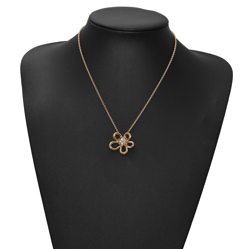 Van Cleef & Arpels Flower Lace Necklace 18K Yellow Gold Diamond VCARPME200