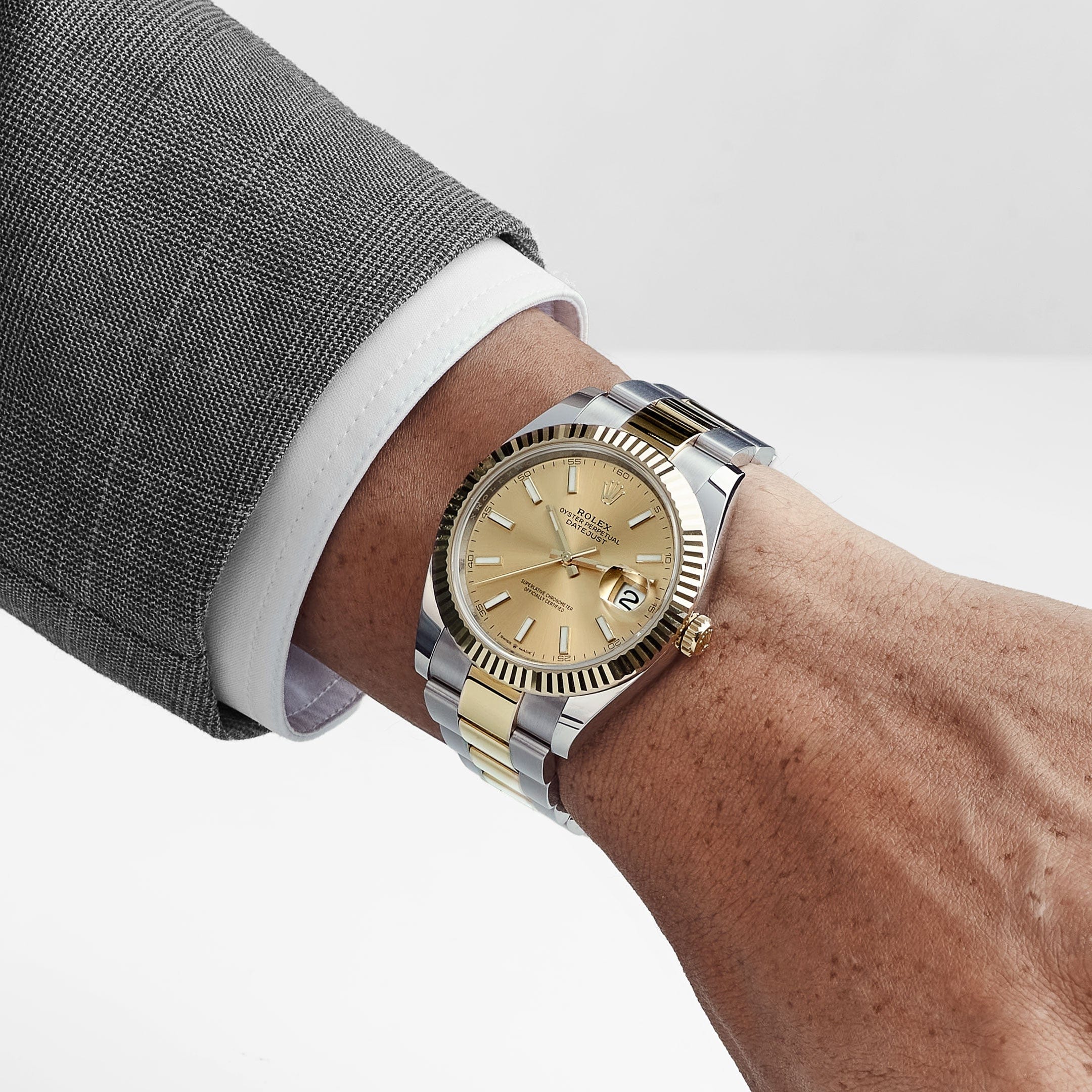 Rolex Datejust 41 126333 Stainless Steel Yellow Gold Champagne Dial Oyster (2025)