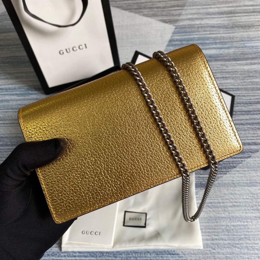 Gucci Dionysus Super Mini Bag in Gold