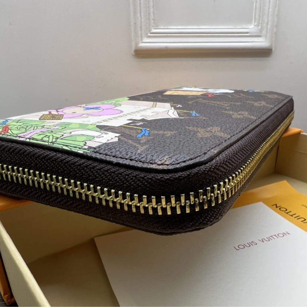 Louis Vuitton Zippy Wallet Monogram Polar Bear Animation 7.5 Inches M62086