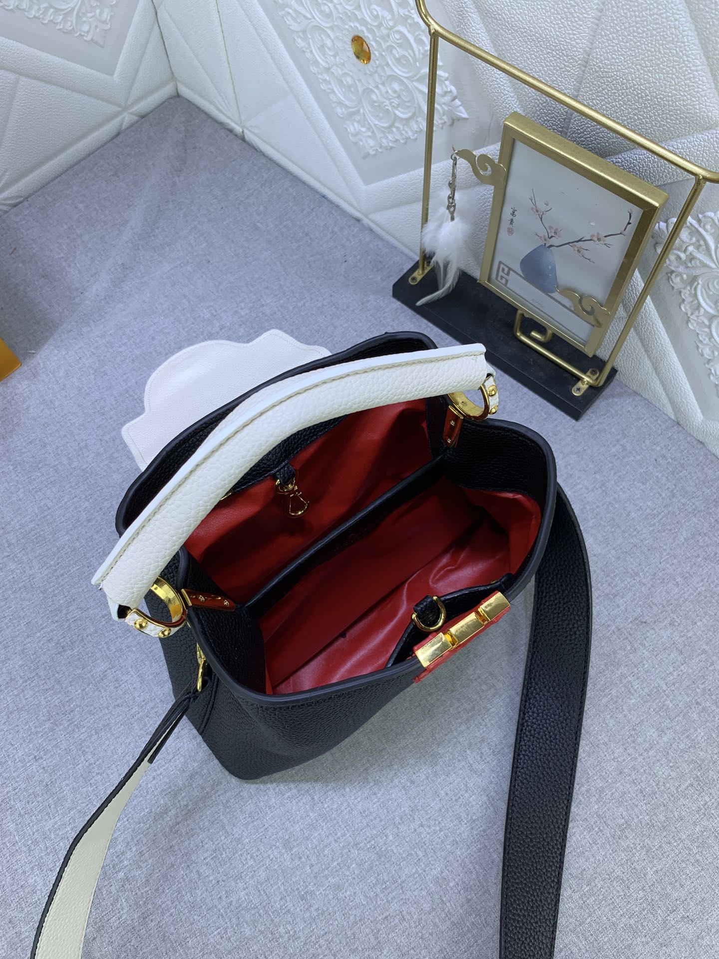 Louis Vuitton Capucines Bb Black Greige 27Cm
