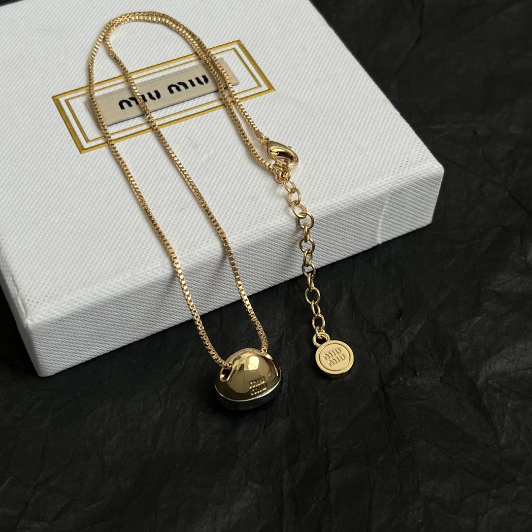 MIUMIU's exquisite and versatile necklace - cnluxepick