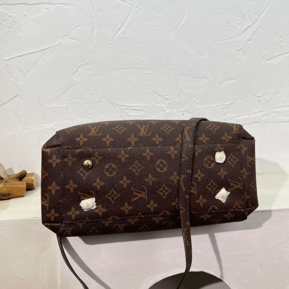 Louis Vuitton Montaigne MM Monogram Coated Canvas Brown 13 Inches M41056