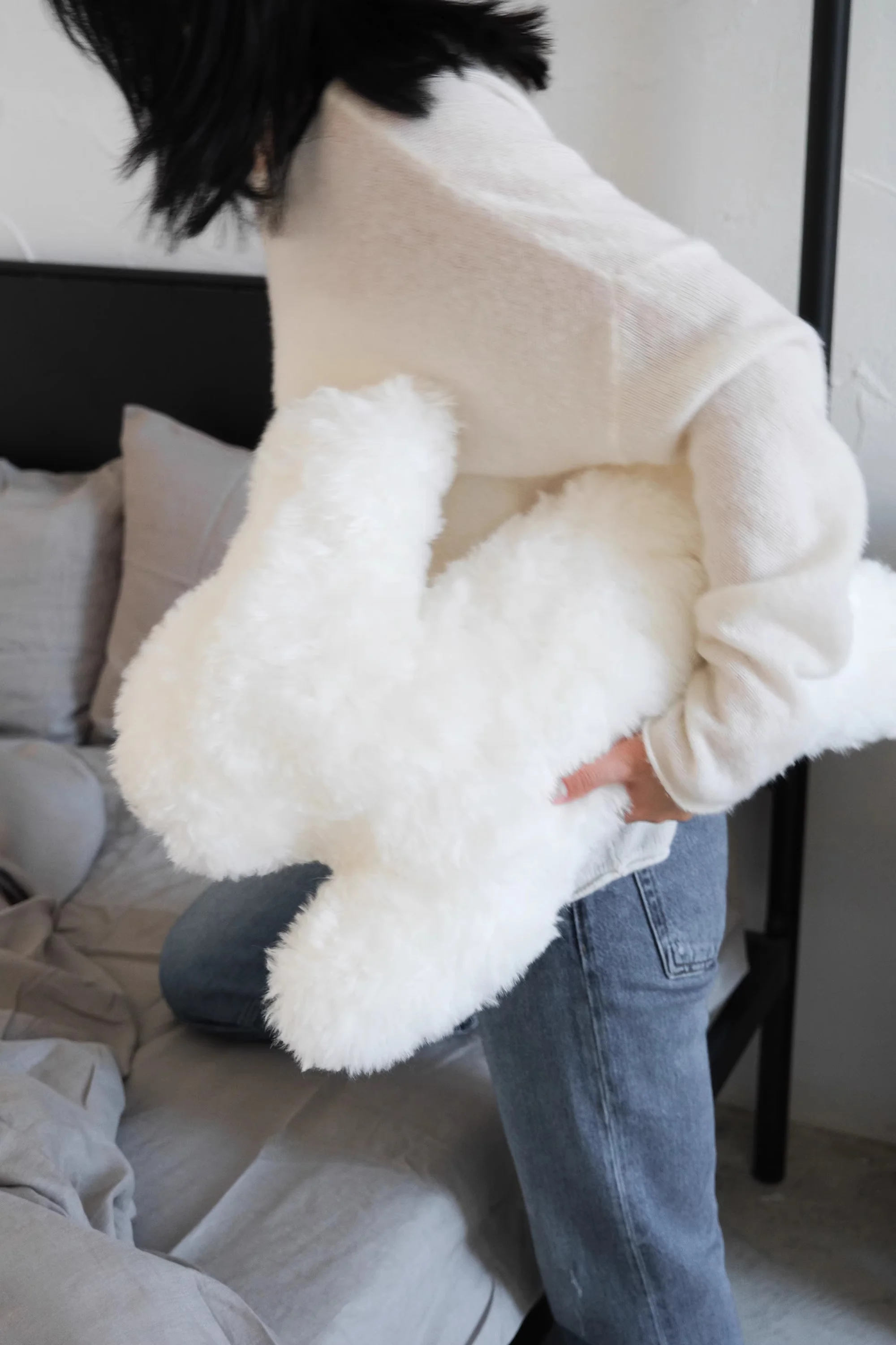 BD071-1 - 100% Merino Wool! Soft Peter Rabbit English Rabbit Sofa Pillow