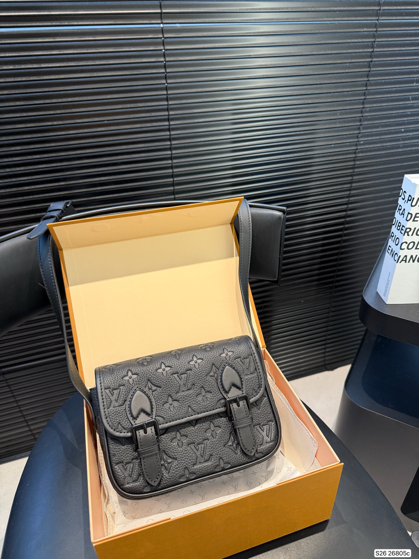 LV Messenger Bag - cnluxepick