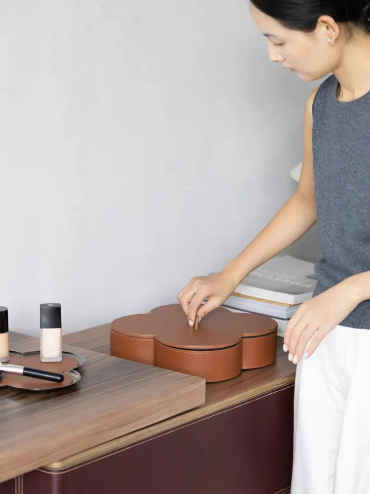 DC300 - Home H swift gold-brown saddle leather storage box cloakroom jewelry watch storage makeup box