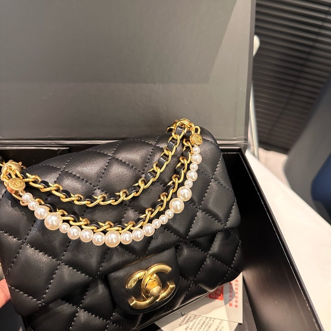 Chanel Flap Bag Gold Hardware With Chain Black 17Cm/6.6in