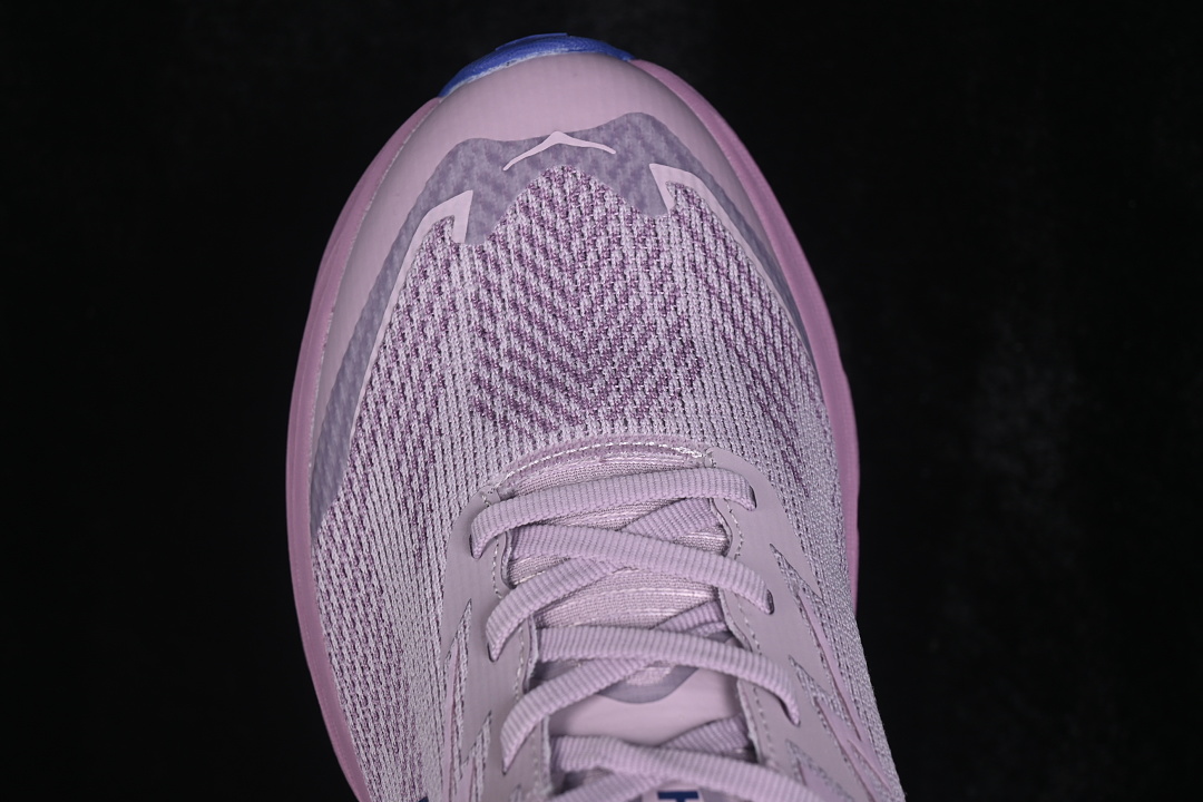 HOKA One One Challenger 8 GTX
