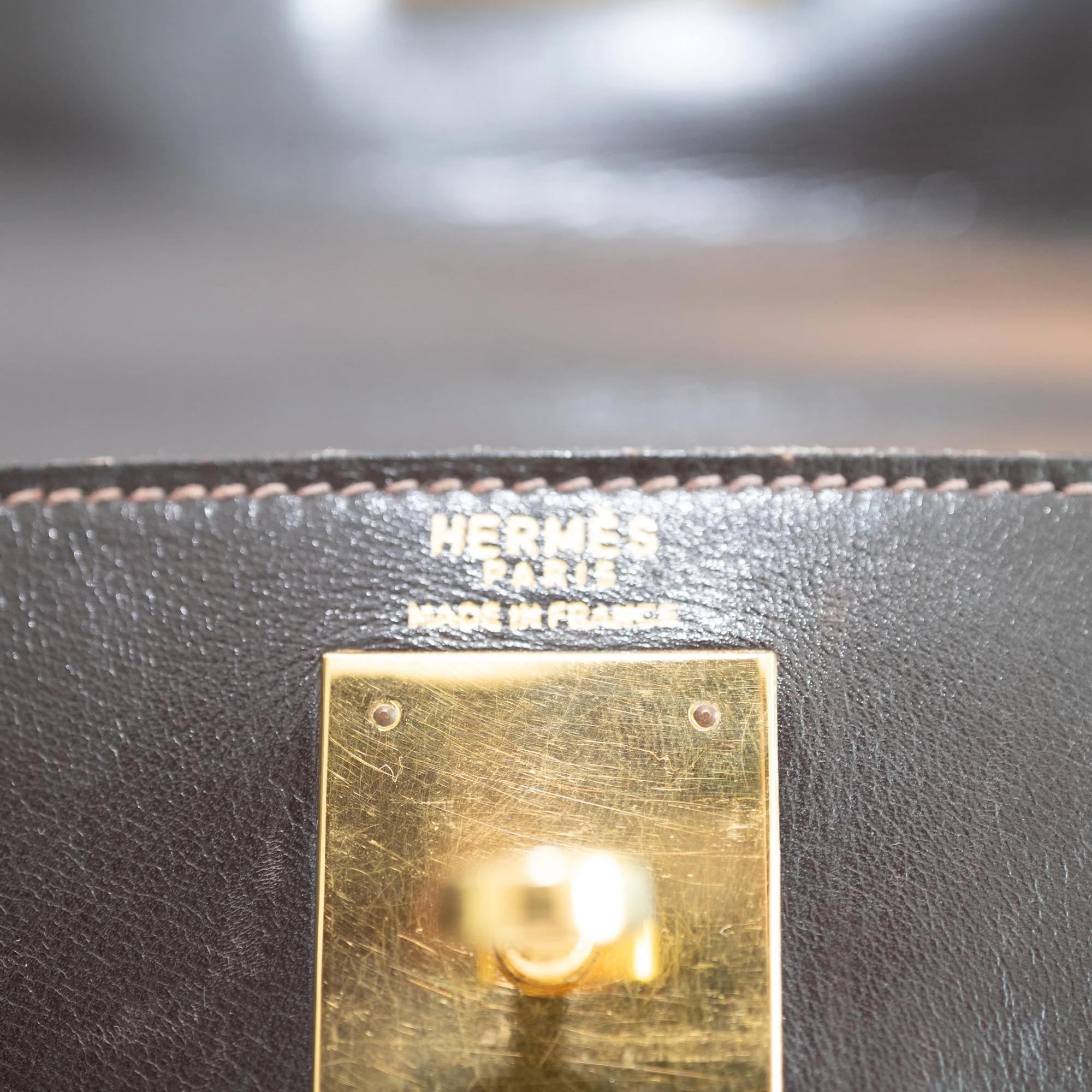 Hermès Vintage Kelly 28 Retourné Marron Foncé Box Calf Gold Hardware