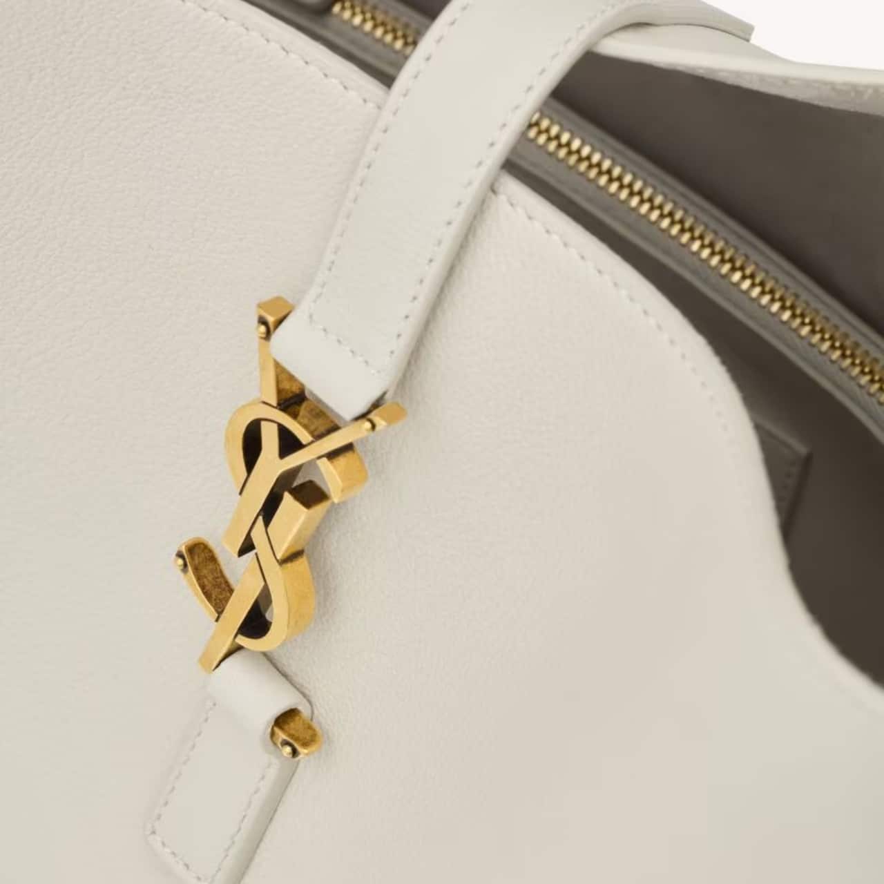 Saint Laurent Le 5 A 7 Supple Large In Grained Leather White 31Cm