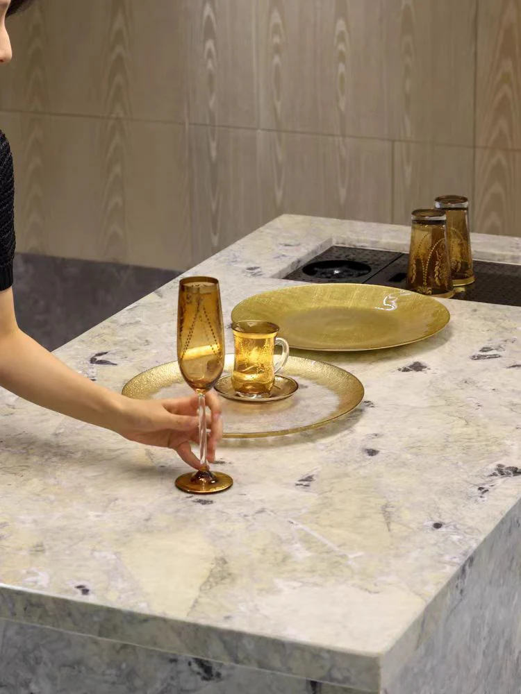 DC161 - Domestic spot/Venice gold-plated 