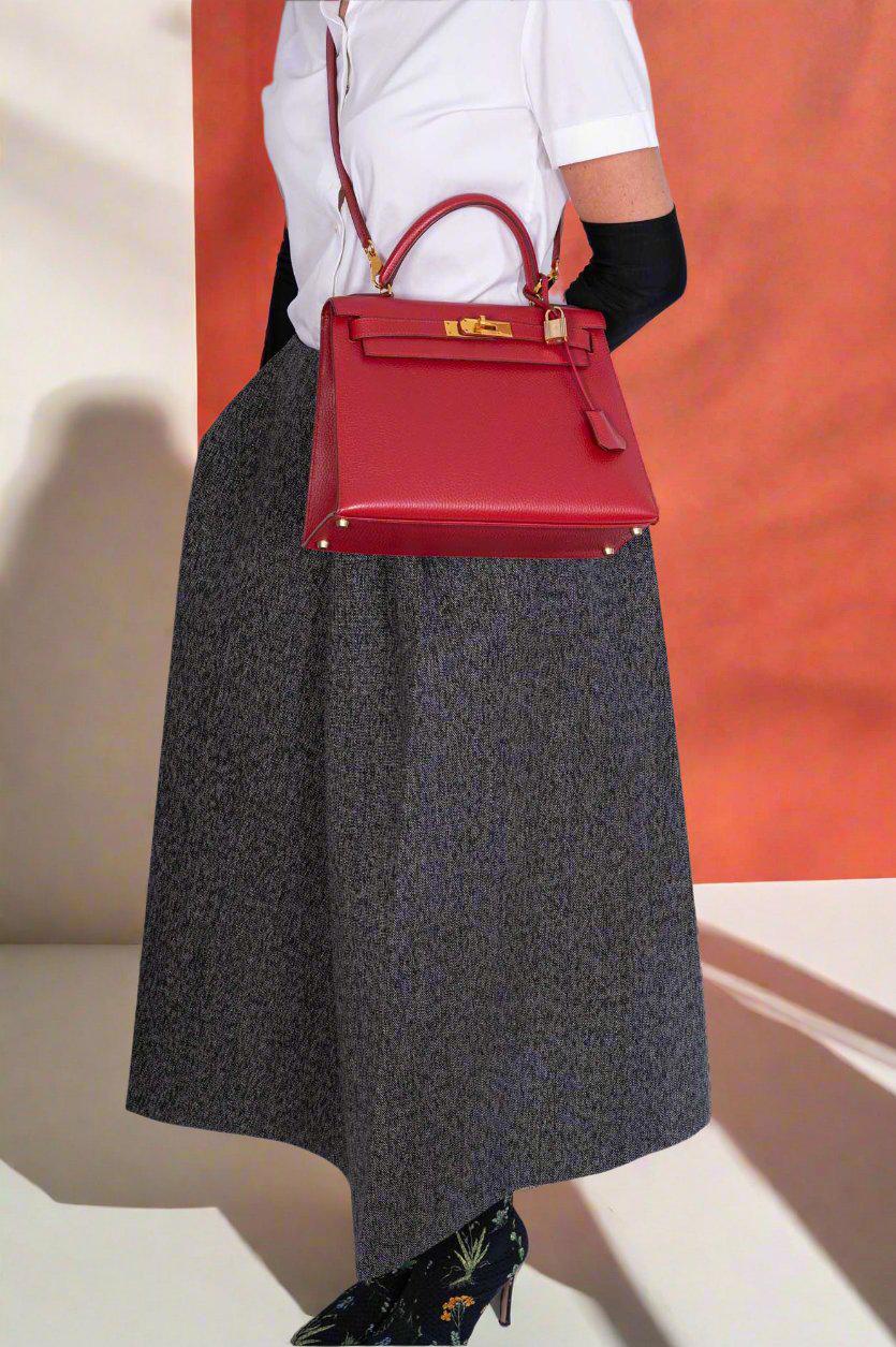 Hermès Kelly 28 Sellier Rouge Vif Ardenne with Gold Hardware