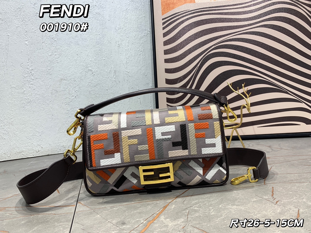 Fendi embroidered baguette bag - cnluxepick