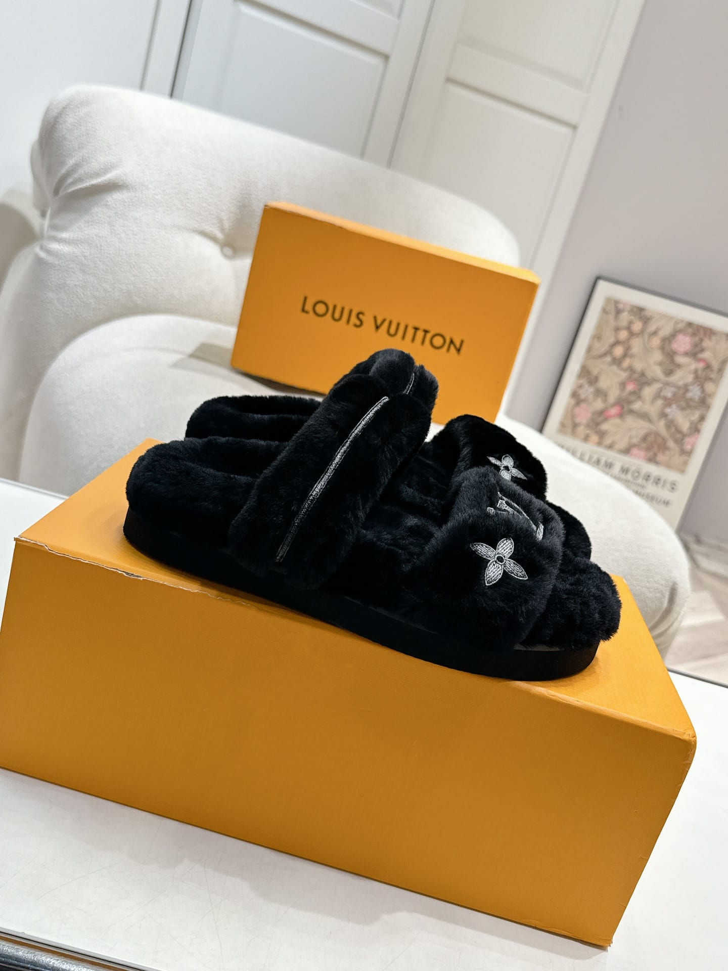 Louis Vuitton Lv Sunset Flat Comfort Mule Shearling Noir1 1Adc65
