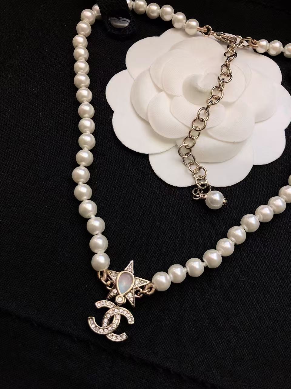 Chanel Classic Pearl Pendant Necklace - cnluxepick