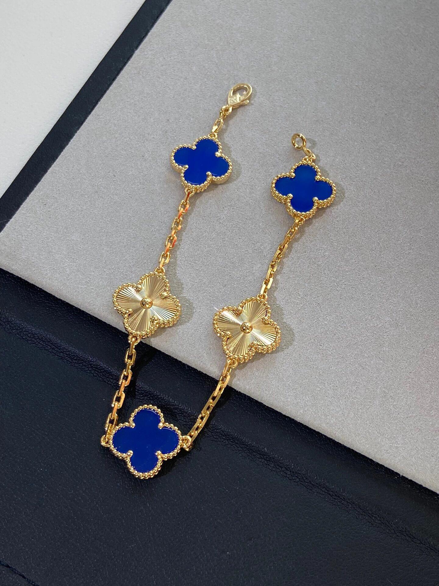 Van Cleef & Arpels Gold Blue Chalcedony Laser Five Flower Bracelet - cnluxepick