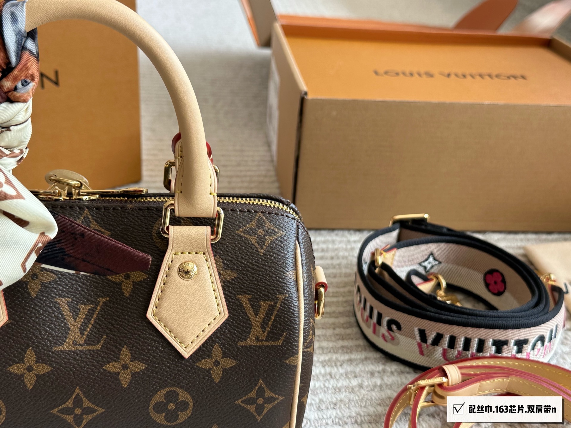 LV Speedy20 pillow bag high quality - cnluxepick