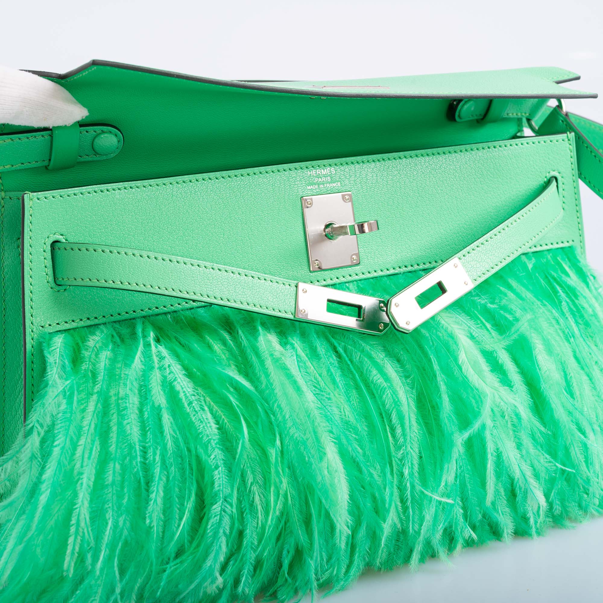 Hermès Kelly Élan Folie Vert Comics Chèvre Chamkila and Ostrich Feather Palladium Hardware