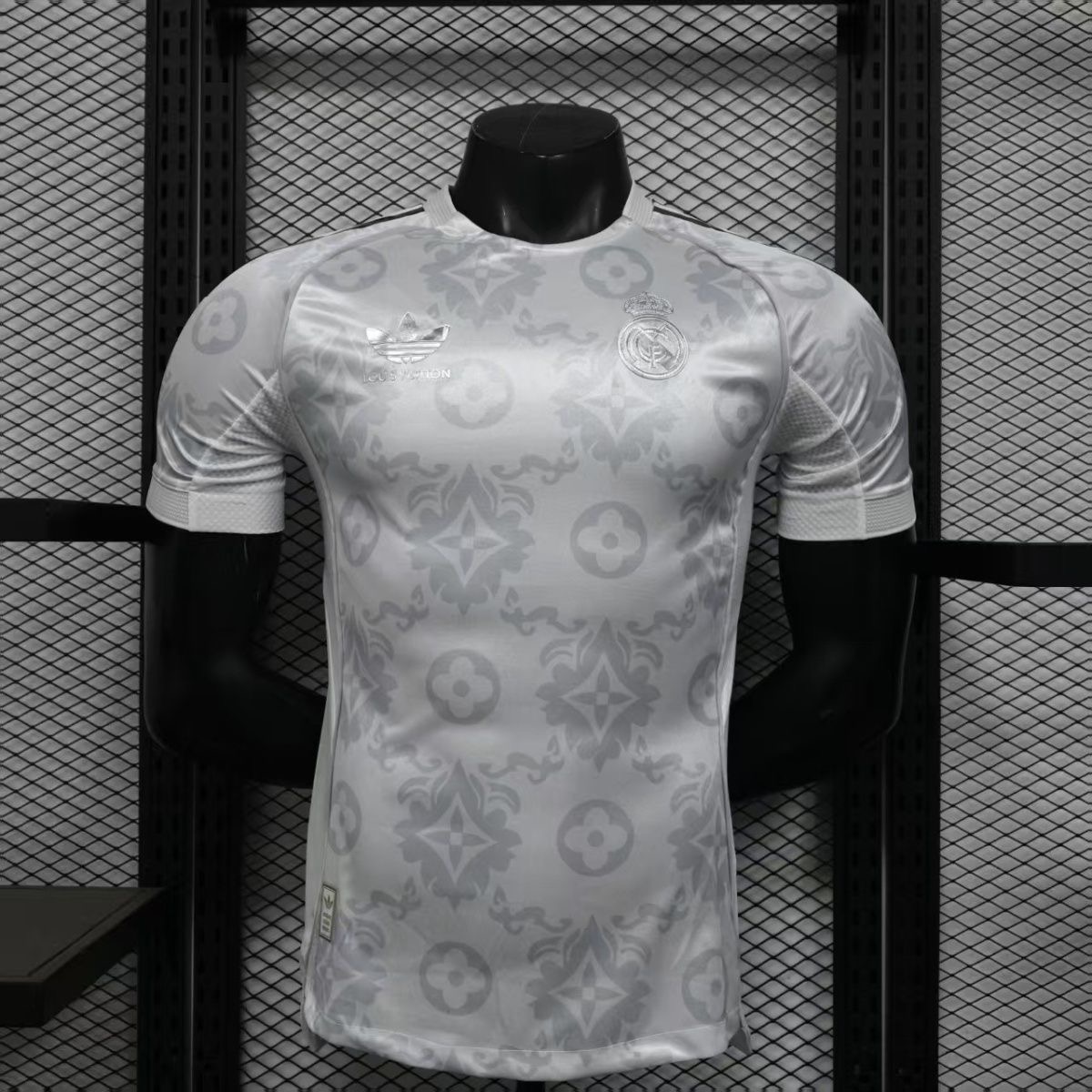 25/26 Real Madrid Platinum Edition jersey player version