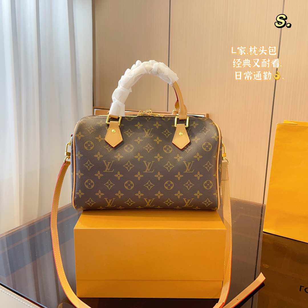 Louis Vuitton presbyopia pillow bag is elegant and low-key - cnluxepick