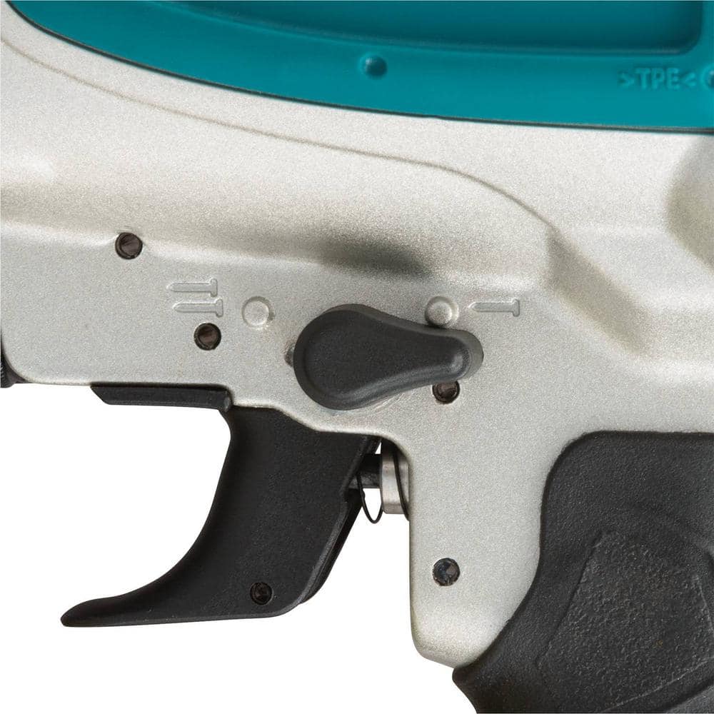 2-1/2 in. Pneumatic 15�ć Siding Coil Nailer AN613