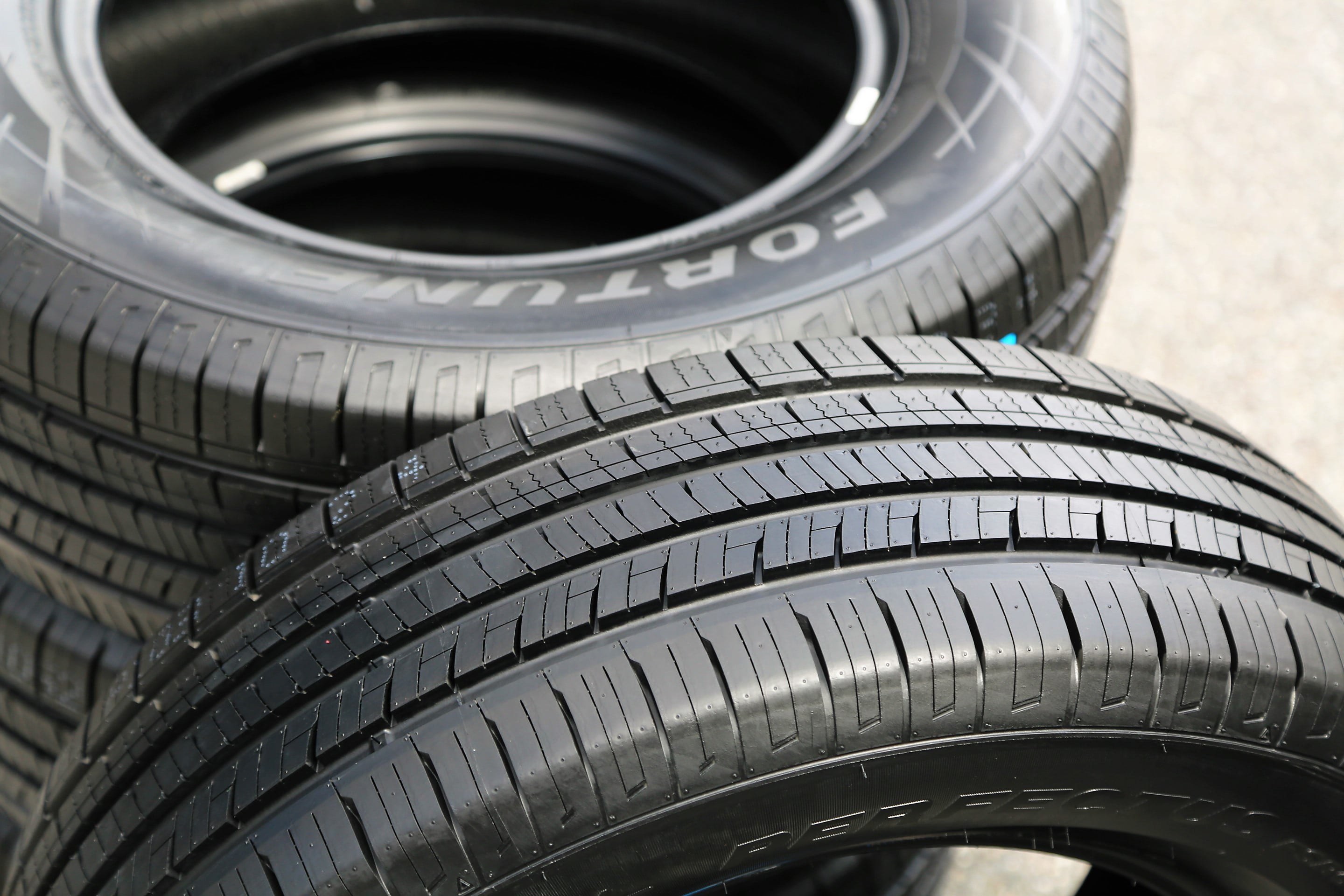Fortune Perfectus FSR602 205/70R16 97H A/S All Season Tire