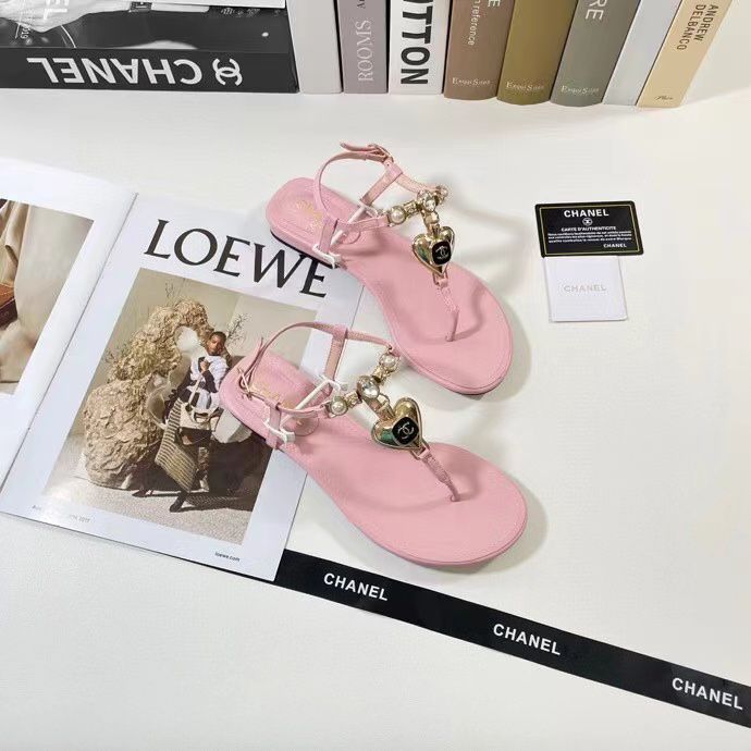 Chanel Shiny Pearl Crystal Cc Heart Thong Sandals Light Pink