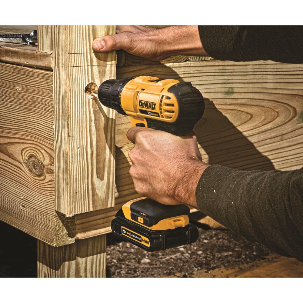 DEWALT 20 V MAX Li-ion Compact Drill/Driver Kit DCD771C2