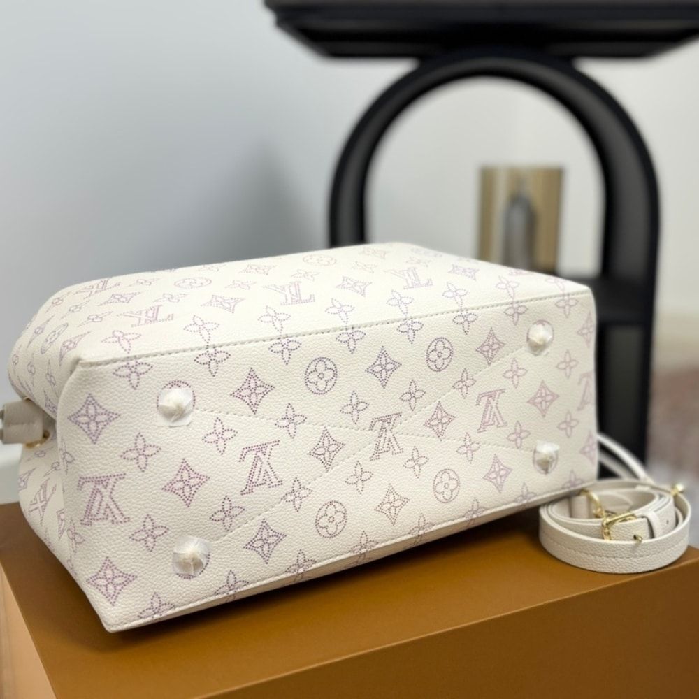 Louis Vuitton Bella Tote Dream Cream 12.6 Inches M15116