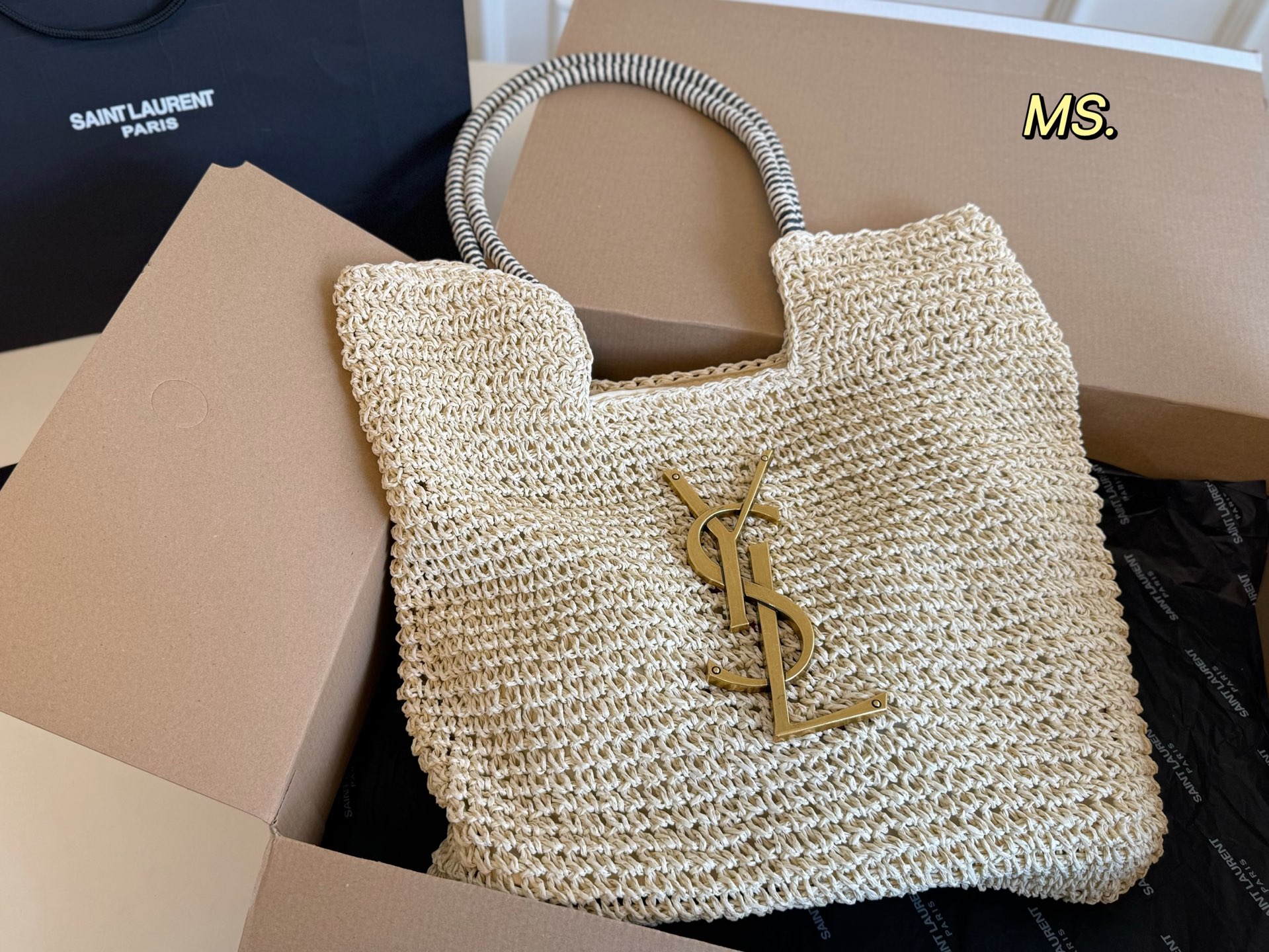 YSL's new straw tote bag is lazy and casual - cnluxepick