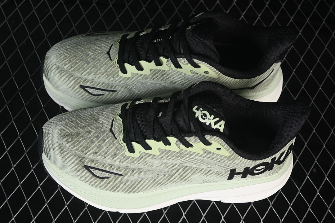 HOKA One One Clifton 9