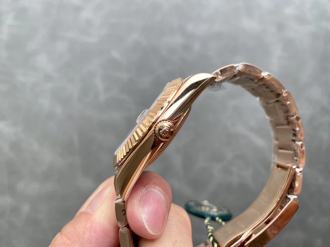 SKY-DWELLER 42 ROSE GOLD BLACK DIAL