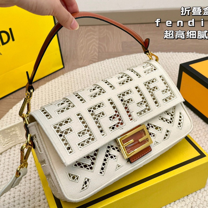Fendi hollow shoulder bag - cnluxepick