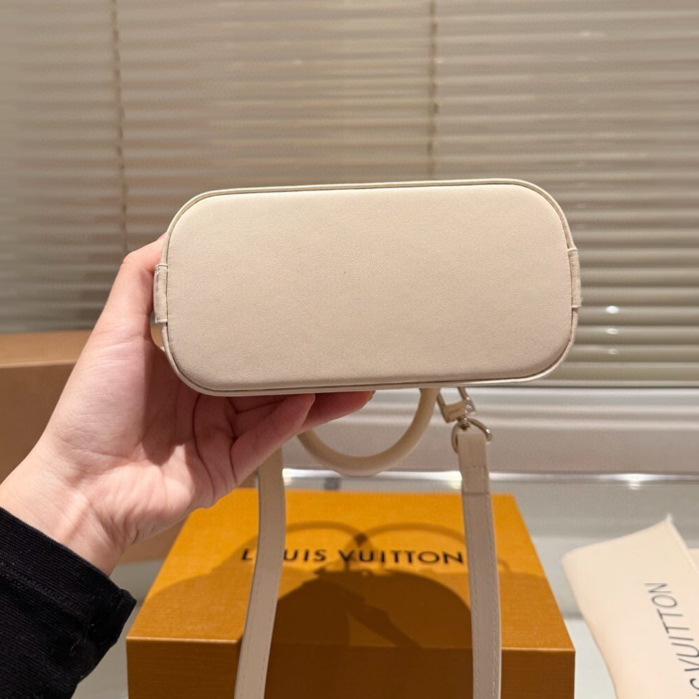 Louis Vuitton Nano Alma Epi Noir Beige 7.1 Inches M81945