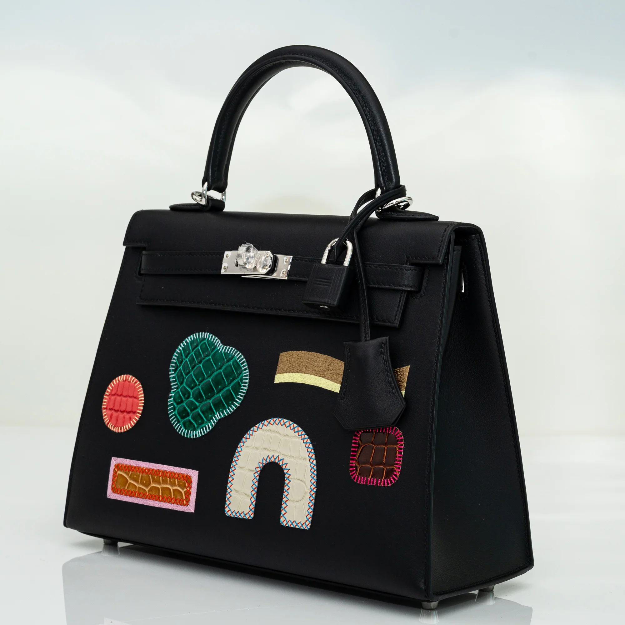 Hermès Kelly 25 Sellier Broderie Colla Noir Swift & Niloticus Crocodile Palladium Hardware