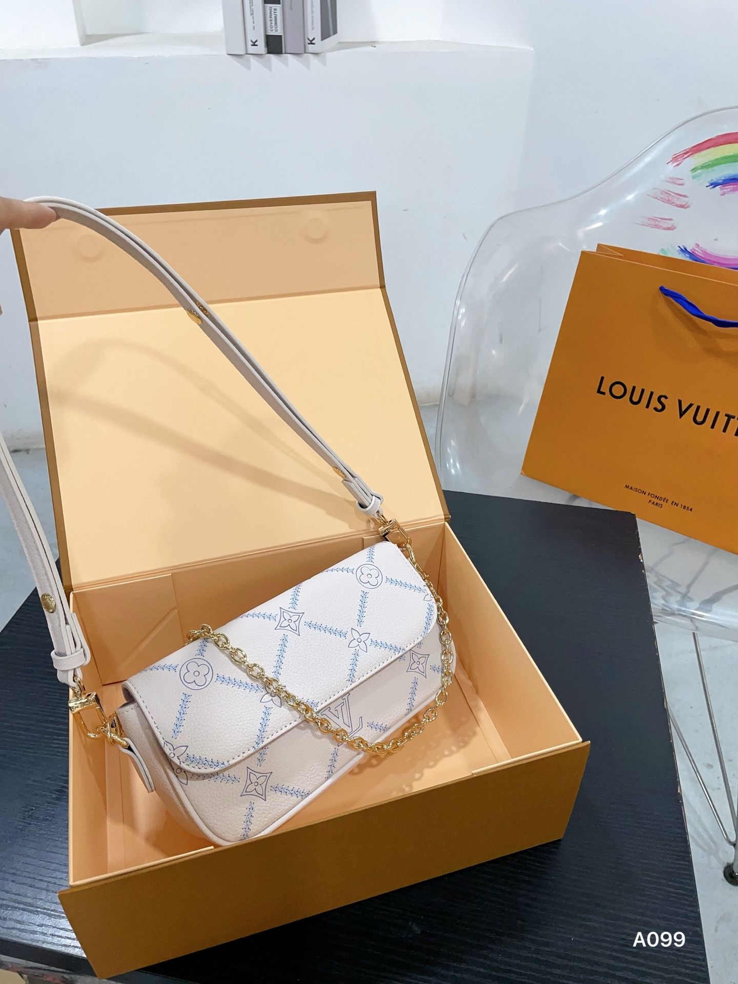 LV Ivy underarm, handheld, crossbody bag - cnluxepick