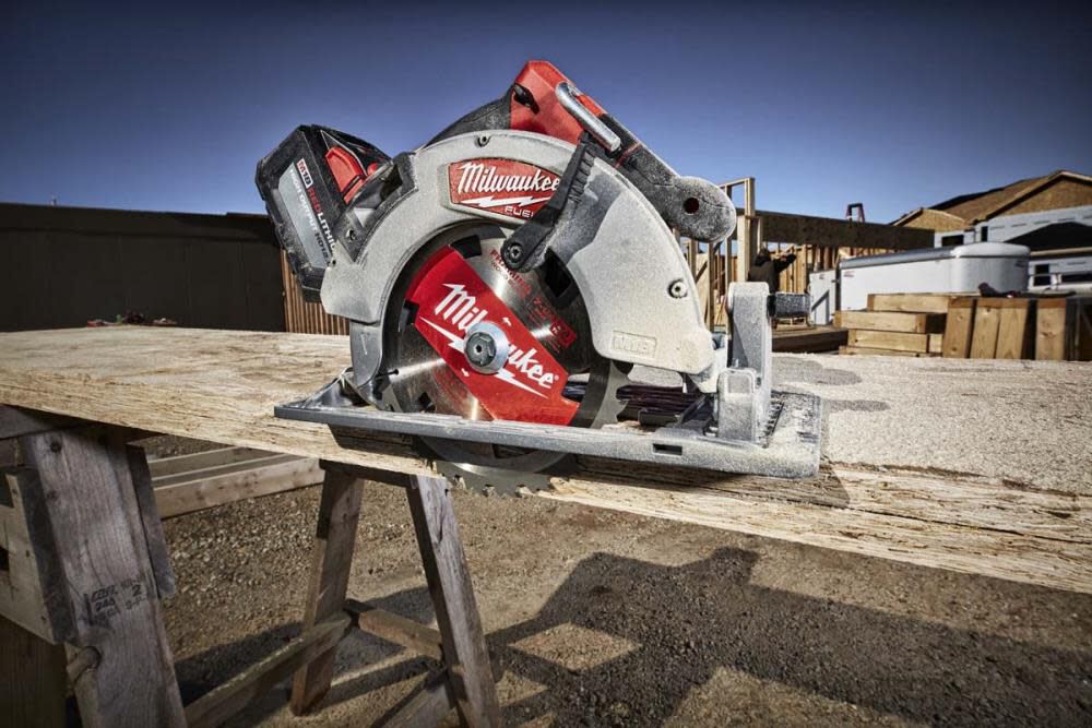Milwaukee M18 FUEL 7-1/4 in. Circular Saw 2732-20