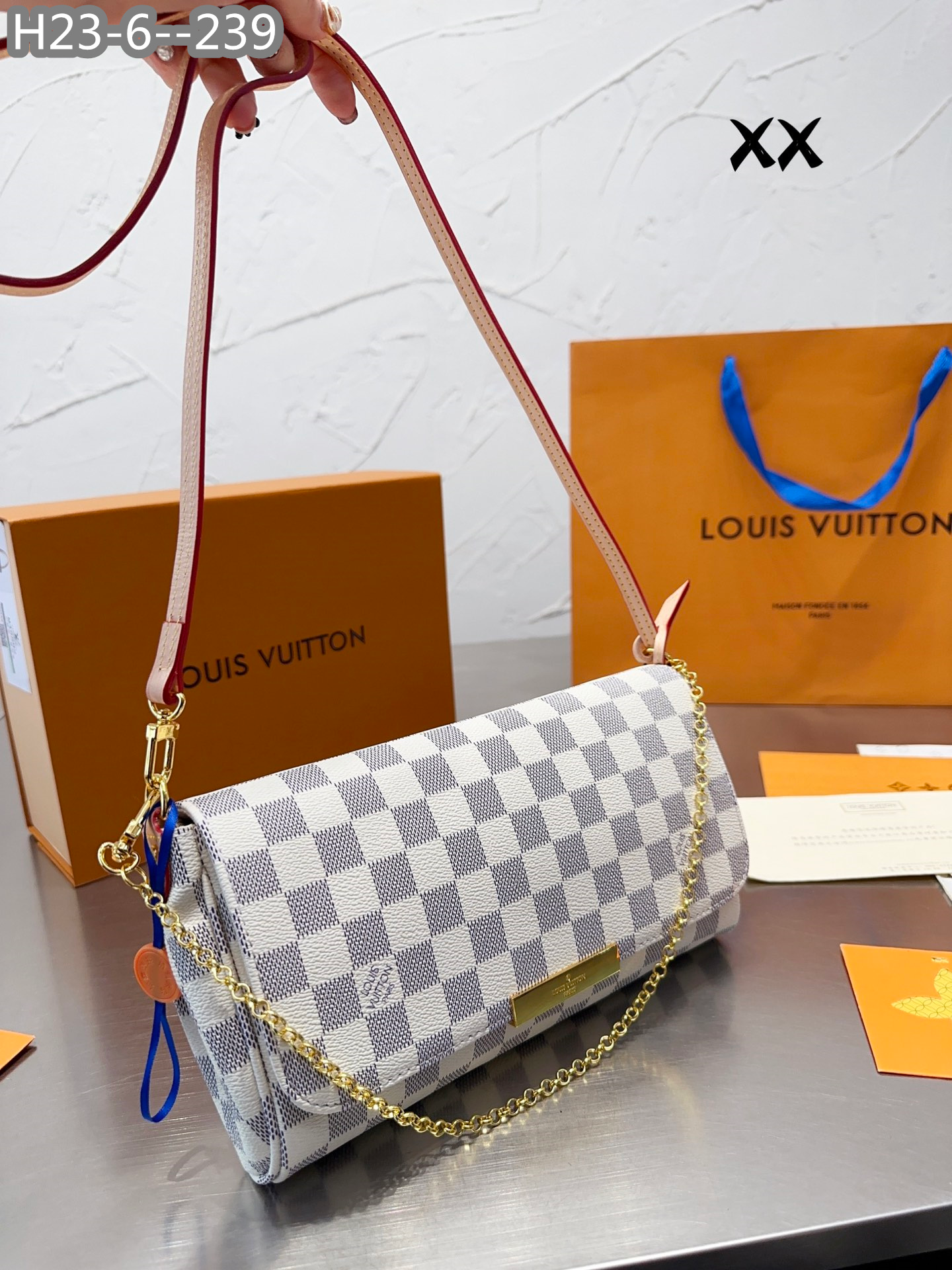 Louis Vuitton Favorite Mm Damier Azur 26Cm