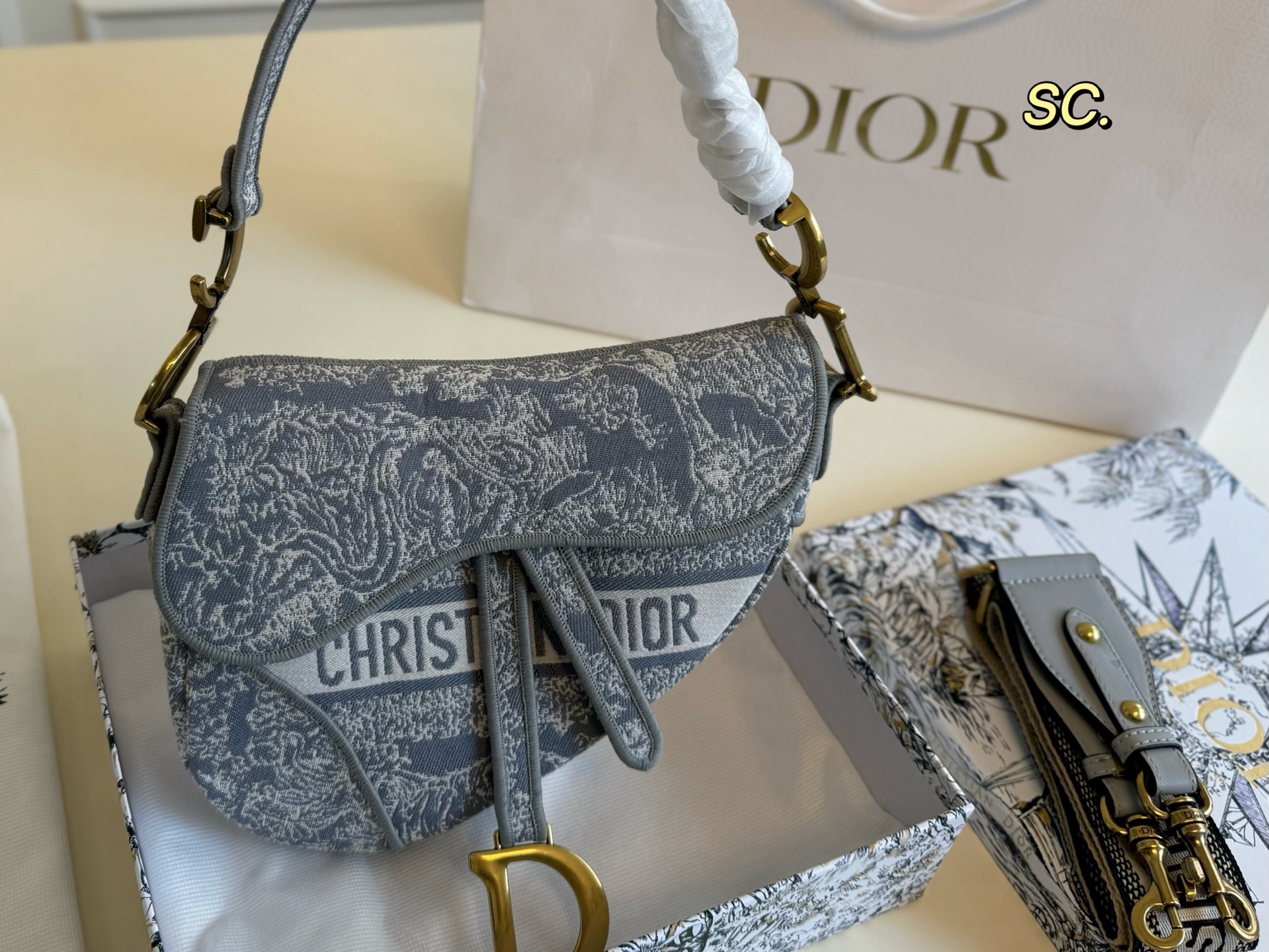 Dior new saddle embroidered saddle bag - cnluxepick
