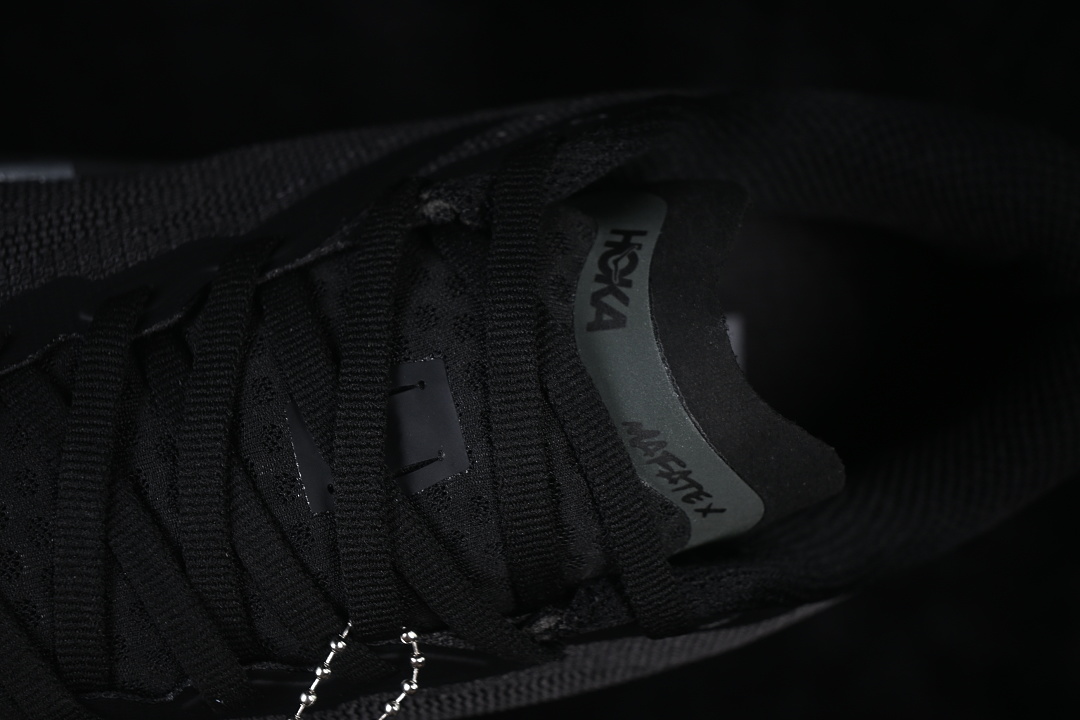HOKA One One Mafate X