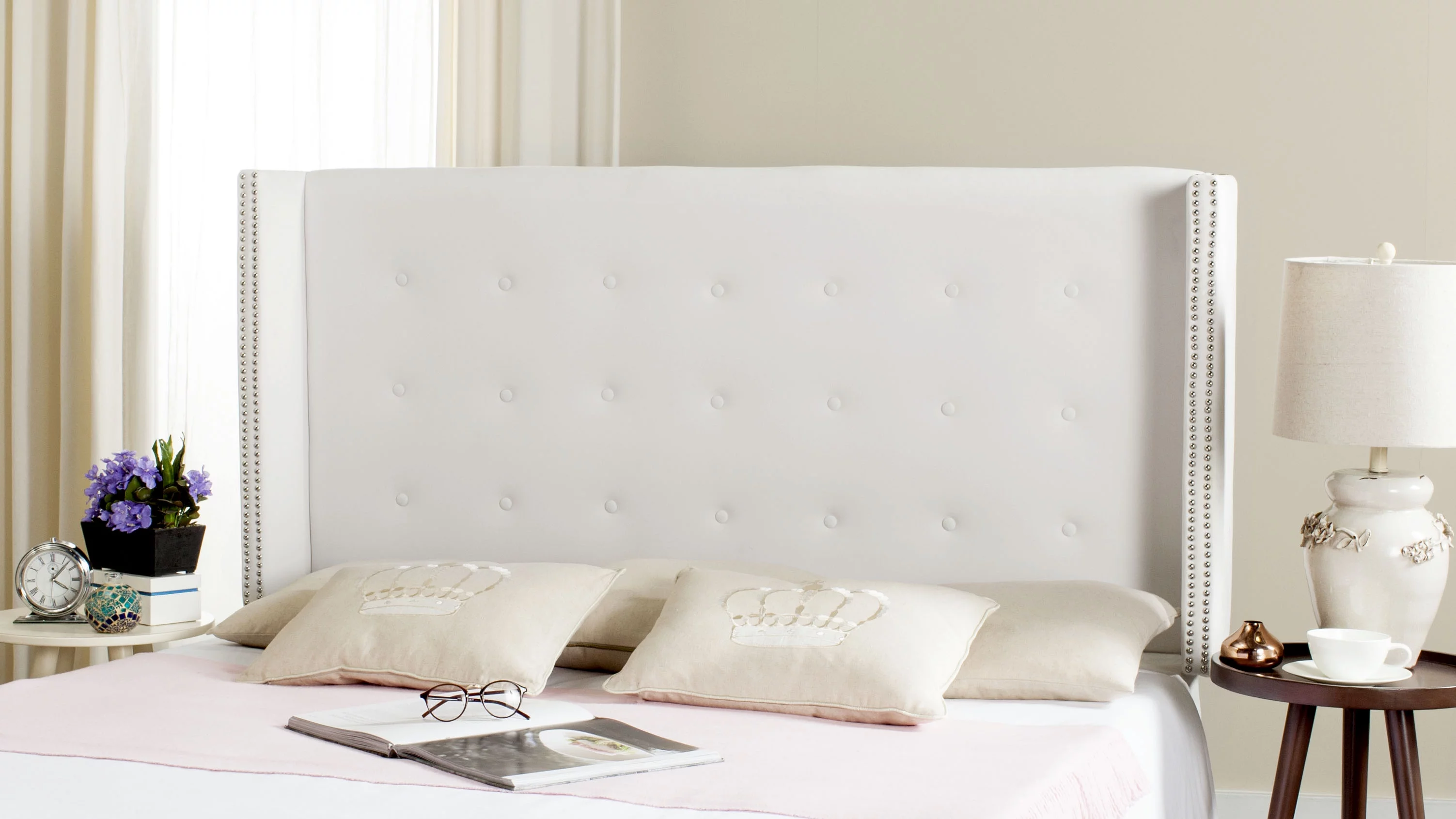SAFAVIEH Keegan Winged Tufted Wood Headboard with Nail Heads, Full, White