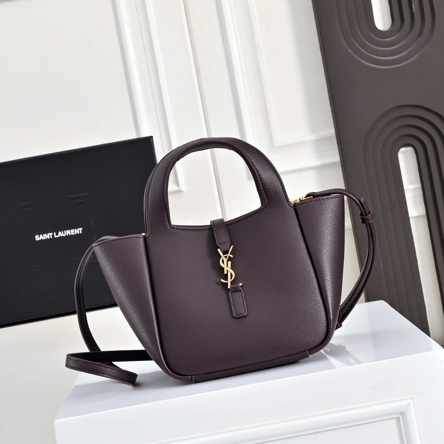 BAG（ 18 X 15 X 13 CM）