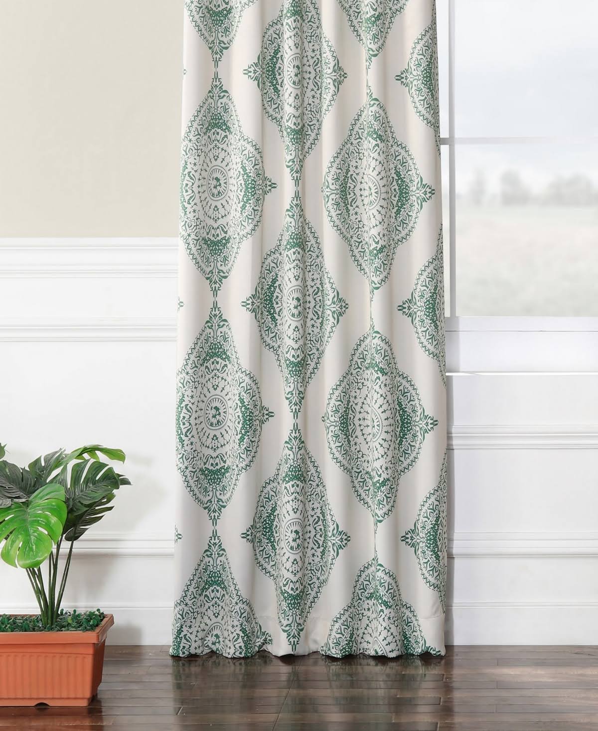 Exclusive Fabrics Furnishings Henna Blackout 50
