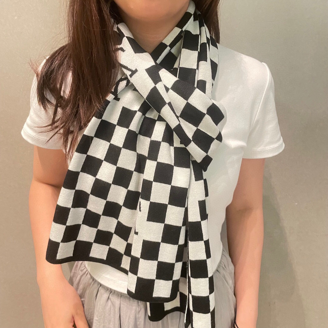 Louis Vuitton Monogram Cashmere Jacquard Scarf Black-White For Women 200cm