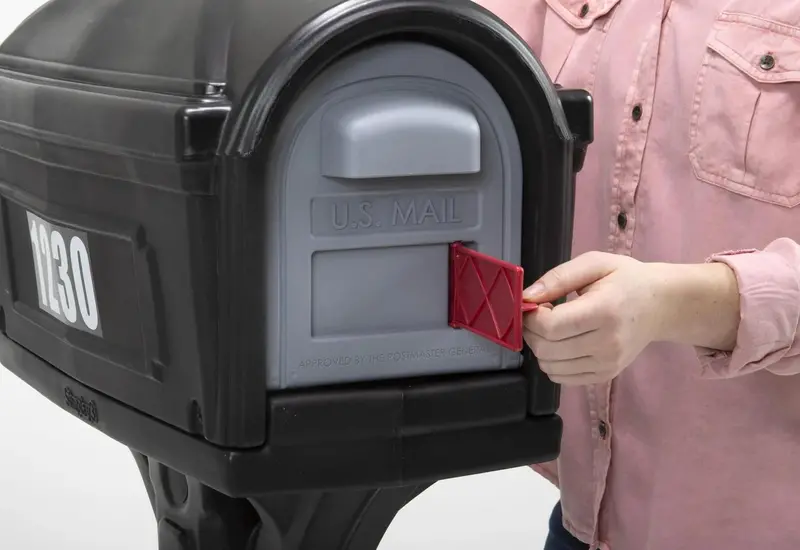 Traditional Black Plastic Residential Mailbox – Durable, Weather-Resistant Curbside Delivery Box