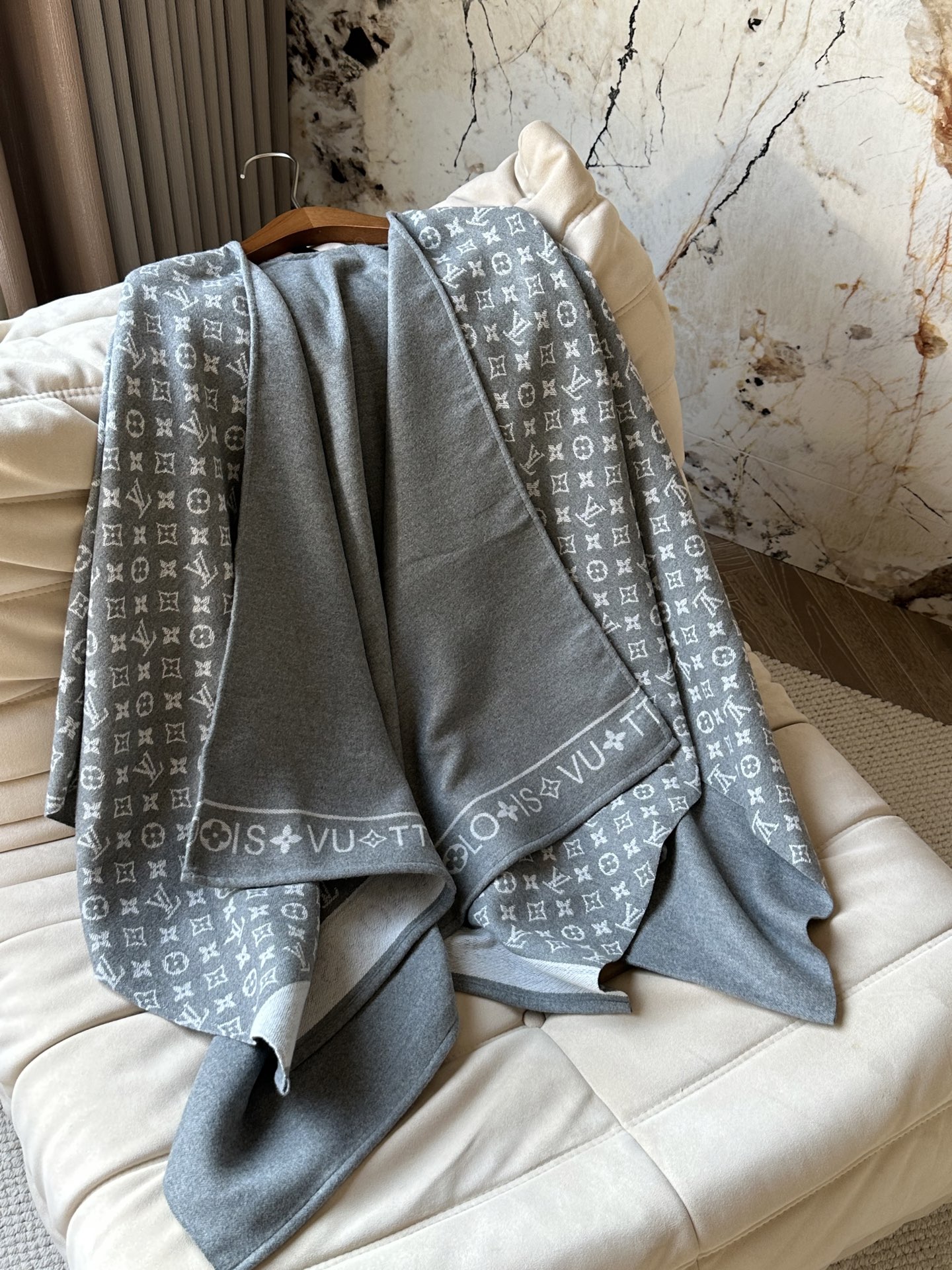 LV Double-Sided Jacquard Shawl - cnluxepick