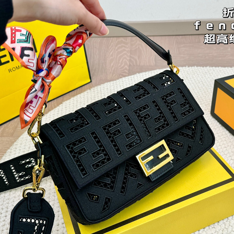 Fendi hollow shoulder bag - cnluxepick