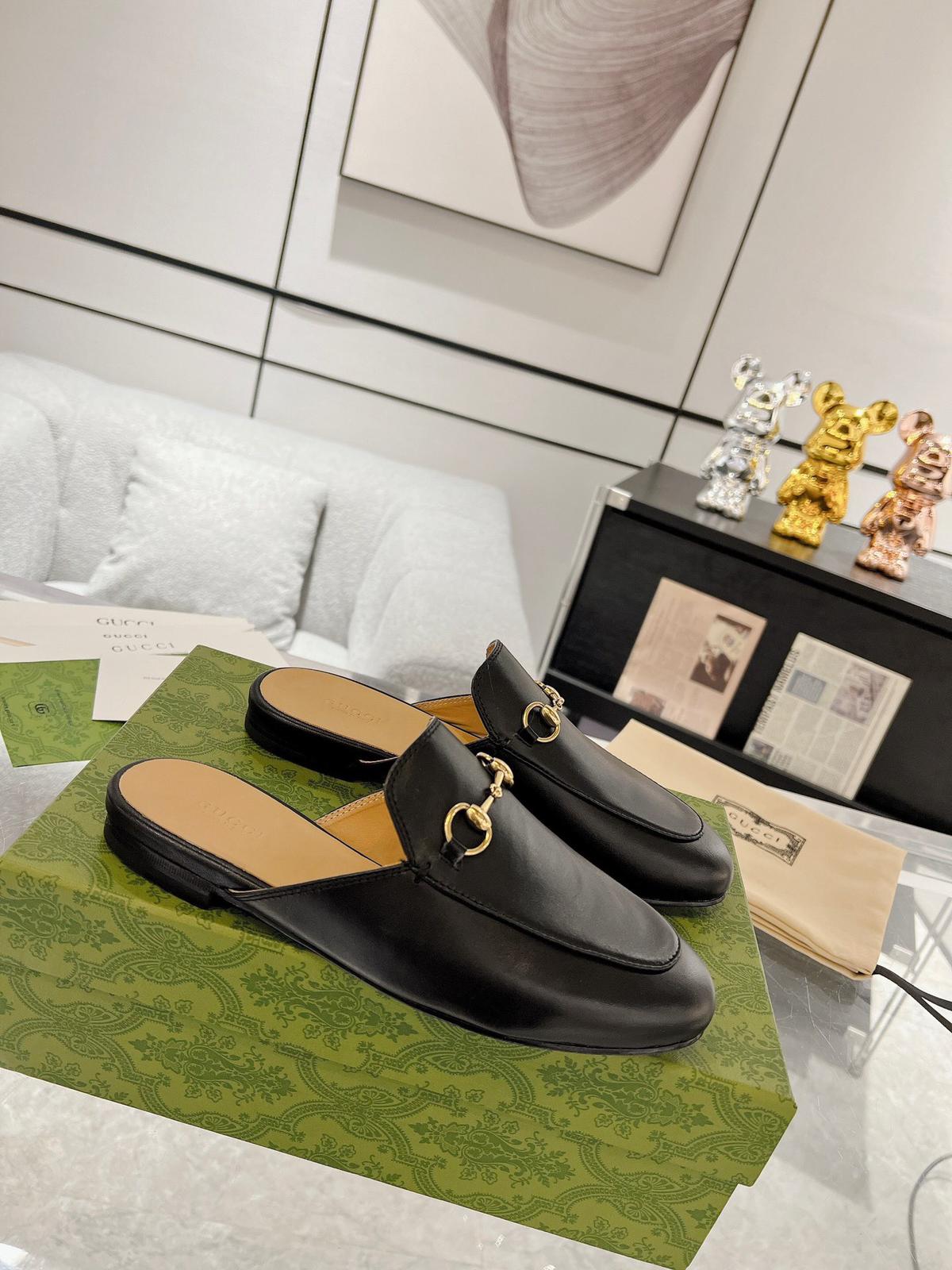 GUCCI Black men's slippers - cnluxepick
